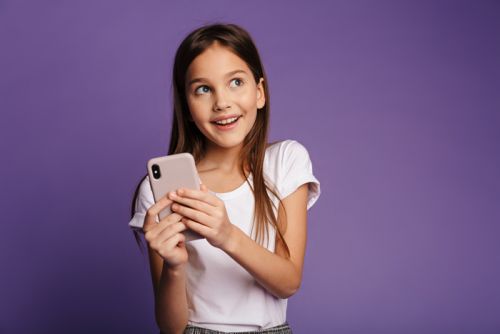 Child’s first phone: what to consider and what to choose